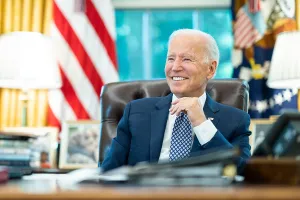 Governor Prints: President Joe Biden on the phone with Tennessee Governor Bill Lee