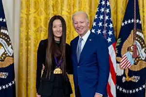 Awards Prints: President Joe Biden presents the 2021 National Medal of the Arts to fashion designer