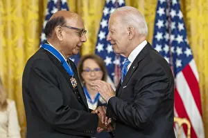 Bsloc 202209 Prints: President Joe Biden presents the Medal of Freedom to Pakistani American