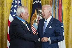 Bsloc 202209 Prints: President Joe Biden presents the Medal of Honor to Specialist Dwight Birdwell