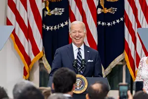 Lgcr2022 Prints: President Joe Biden speaks at a Cinco De Mayo reception, May 5, 2022, in the Rose Garden