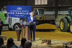 Speaking Prints: President Joe Biden speaks at Poet Bioprocessing in Menlo, Iowa, April 12, 2022
