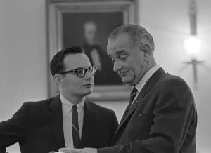 Images Dated 7th March 2012: President Lyndon Johnson, talking with his Press Secretary, Bill Moyers. Aug. 24, 1965