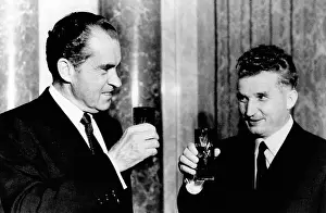 Romania Prints: President Richard Nixon toasts President, Nicolae Ceausescu during his visit to Romanian
