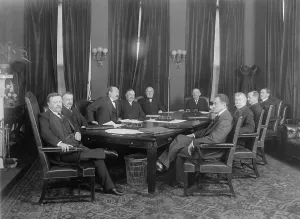 Images Dated 29th July 2009: President Theodore Roosevelt, seated at left, with members of his cabinet. Ca. 1901