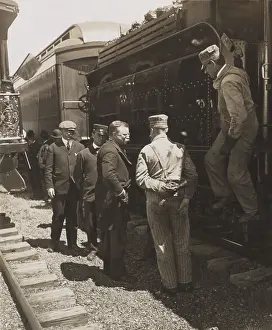 Engineers Prints: President Theodore Roosevelt talking with railroad workers