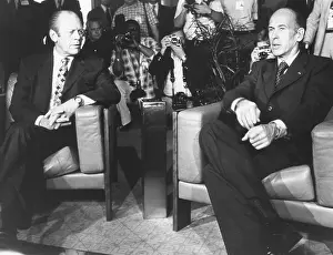 Economic Issues Prints: Presidents Valery Giscard d'Estaing and Gerald Ford meeting in Martinique. May 4, 1976