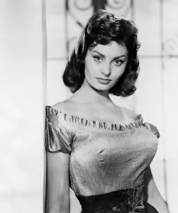 Busty Prints: THE PRIDE AND THE PASSION, Sophia Loren, 1957