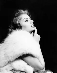 Images Dated 2nd June 2010: THE PRIDE AND THE PASSION, Sophia Loren, 1957