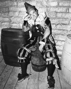 Ruffled Collar Prints: THE PRINCESS AND THE PIRATE, Bob Hope, 1944