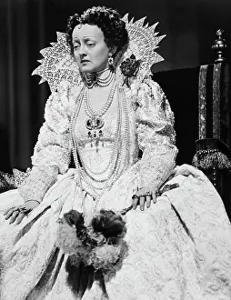 THE PRIVATE LIVES OF ELIZABETH AND ESSEX, Bette Davis as Queen Elizabeth, 1939