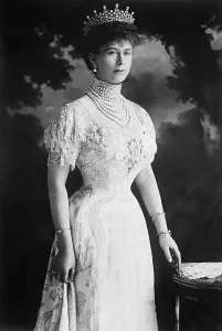 Tiara Prints: Queen Mary of Teck, consort of British King George VI in 1914