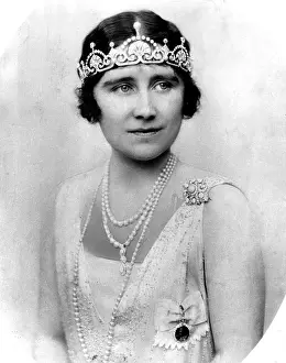 Royalty Prints: Queen Mother (Dutchess of York). Courtesy: CSU Archives / Everett Collection