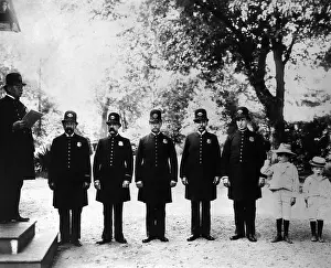 Quentin Prints: Quentin Roosevelt and Archie Roosevelt join the White House Police for inspection