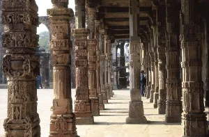 Colonnade Prints: Quwwat-al-Islam Mosque. ca. 1190