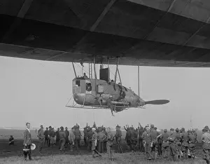 Rs3wn Prints: R-34 Pilot House landing at Mineola, Long Island, July 6, 1919