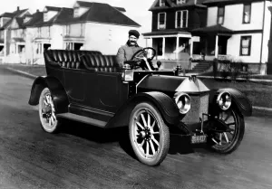 Images Dated 3rd March 2007: Racecar driver Louis Chevrolet and his experimental 1911 car
