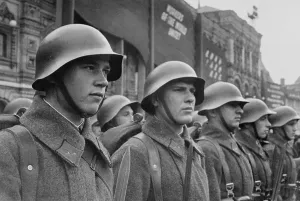 Banners Prints: Red Army soldiers in formation in a city square
