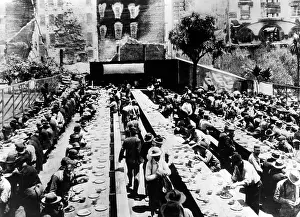 Images Dated 17th March 2007: The Red Cross serve food to homeless survivors of the 1906 Earthquake