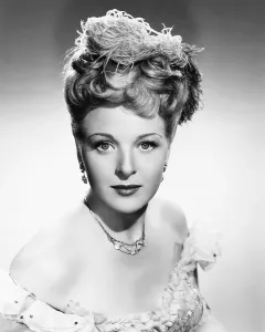 Diamond Necklace Prints: LAST OF THE REDMEN, Evelyn Ankers, 1947