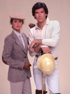 Zimbalist Prints: REMINGTON STEELE, (from left): Stephanie Zimbalist, Pierce Brosnan, (Season 1), 1982-87