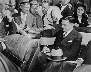 Kentucky Prints: Republican Presidential candidate Thomas Dewey signing autographs in Louisville