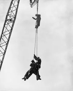 Images Dated 10th June 2013: Riggers at the Grand Coulee Dam, Columbia River, April 1938. (BSLOC_2013_7_82)