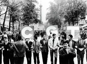 Riots Prints: RIOT-Demonstrators leaving the Place de Bastille & marching to downtown Paris
