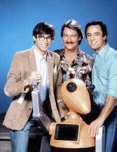 Penny Prints: RIPTIDE, (back, from left): Thom Bray, Perry King, Joe Penny, (front): The Roboz, 1984-86