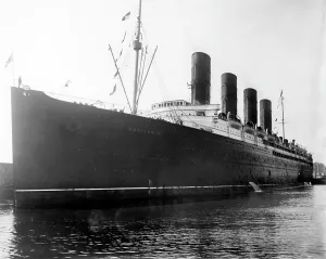 Ships And Boats Prints: The RMS Lusitania, 1900's.. Courtesy: CSU Archives / Everett Collection