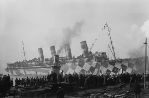 Atlantic Ocean Prints: RMS Mauretania was painted in a striking blue and white diamond pattern, 1914-1918