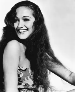 Images Dated 30th October 2013: ROAD TO SINGAPORE, Dorothy Lamour, 1940