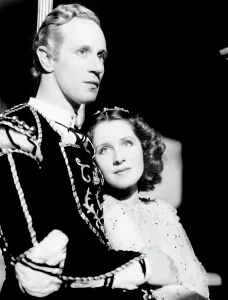 Romeo And Juliet Prints: ROMEO AND JULIET, Leslie Howard, Norma Shearer, 1936
