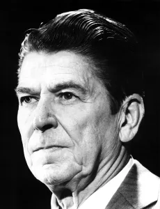 Reagan Prints: Ronald Reagan at a Chicago press conference