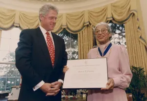 Activists Prints: Rosa Parks receives the Presidential Medal of Freedom from President Bill Clinton