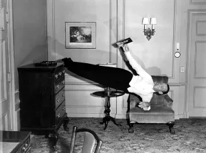 Images Dated 7th June 2005: ROYAL WEDDING, (aka WEDDING BELLS), Fred Astaire, 1951