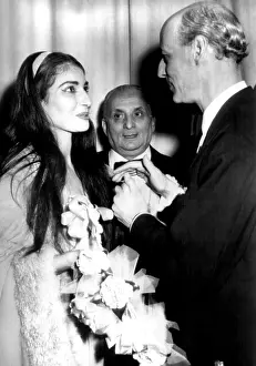 Bing Prints: Rudolf Bing (r), general manager of the Metropolitan Opera House congratulates opera singer Maria Callas on her