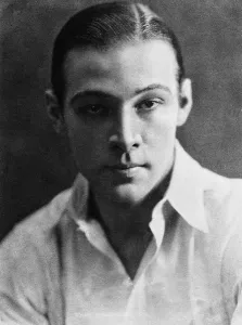 1920s Portraits Prints: Rudolph Valentino, 1923