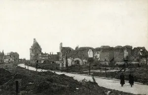 Images Dated 29th August 2007: Rue de Lille. World War I- Postcard shows a street in Lille