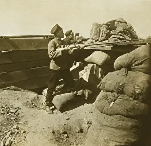 China Prints: Russian defenders behind a defensive barricade alert for Japanese assault