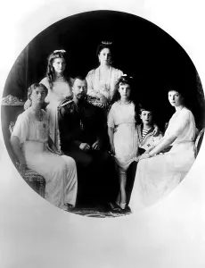 Images Dated 12th March 2007: Russian royal family (left to right)