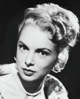 Movpor3 Prints: SAFARI, Janet Leigh, 1956