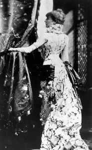 Sarah Prints: Sarah Bernhardt, circa 1900. Courtesy: CSU Archives/Everett Collection