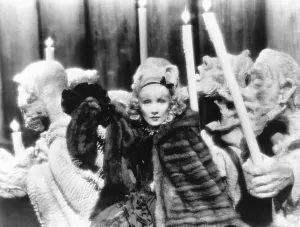 Strb Proj Prints: THE SCARLET EMPRESS, Marlene Dietrich as Catherine the Great, 1934