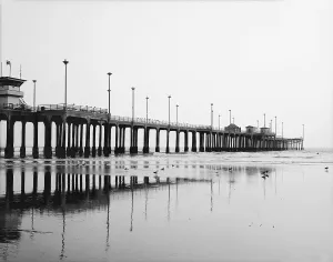 Images Dated 21st December 2007: Scenes of Los Angeles, Huntington Beach Municipal Pier