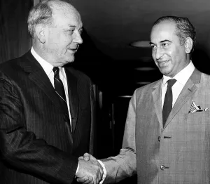 Handshake Prints: Secretary of State Dean Rusk welcomes Pakistani Foreign Minister Zulfikar Ali Bhutto to the U