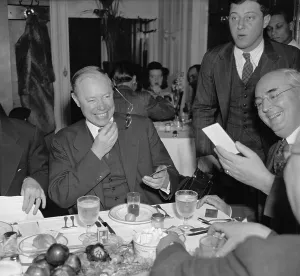 Lcgr1305 Prints: Sen. Robert A. Taft, with a laughing group of dinners
