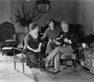 Third Party Prints: Sen. Robert La Follette (1855-1925) and his family at home
