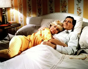 Wallpaper Prints: SEND ME NO FLOWERS, from left: Doris Day, Rock Hudson, 1964