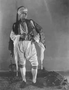 Rudolph Prints: THE SHEIK, Rudolph Valentino, 1921